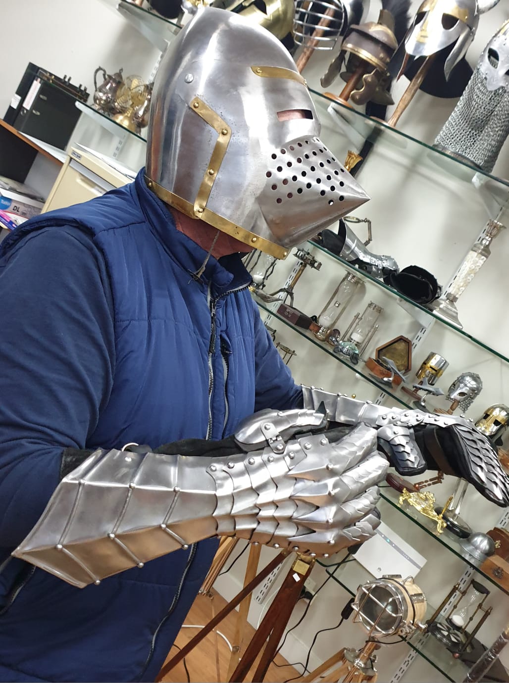 Medieval Gauntlets Gloves Armor - Fully Wearable - Vintage World Australia - 4