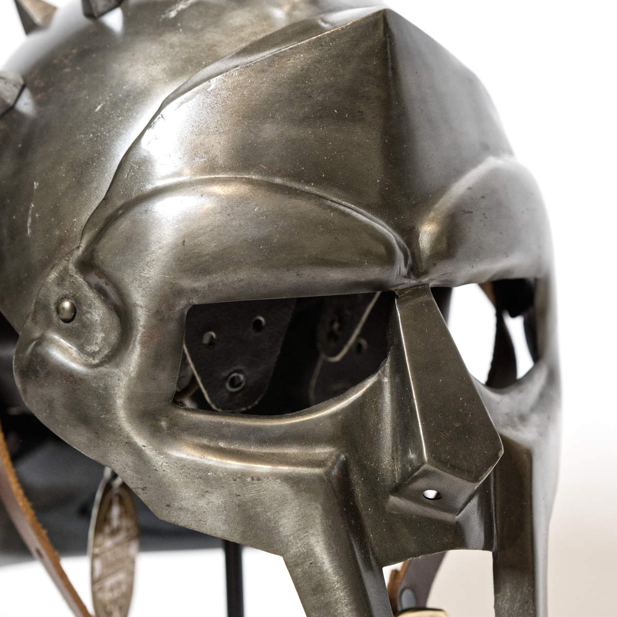 Gladiator Helmet (Maximus Decimus Meridius) - Vintage World Australia - 12