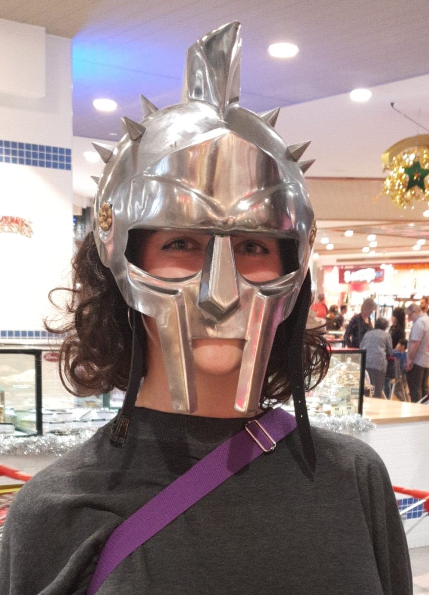 Gladiator Helmet (Maximus Decimus Meridius) - Vintage World Australia - 3